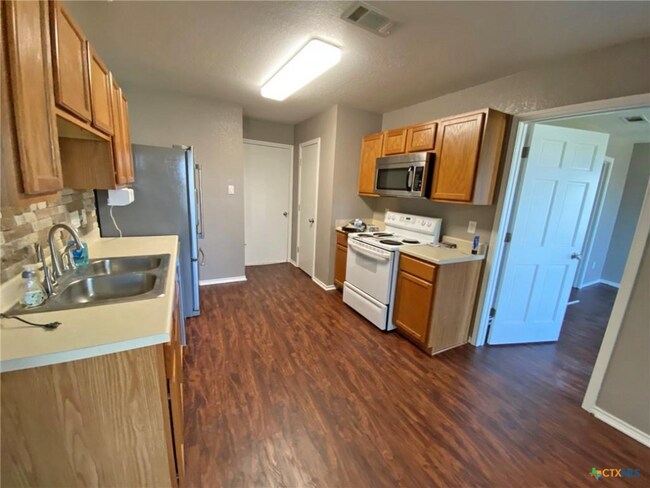 Foto del edificio - 3002 Viewcrest Dr