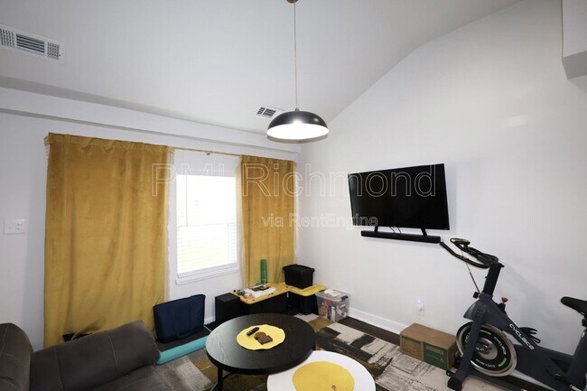 Foto del edificio - 936 Halsey Ln