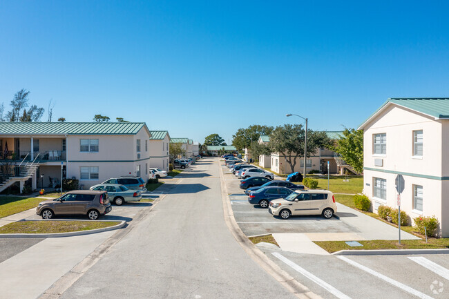 Building Photo - Garden Apartments