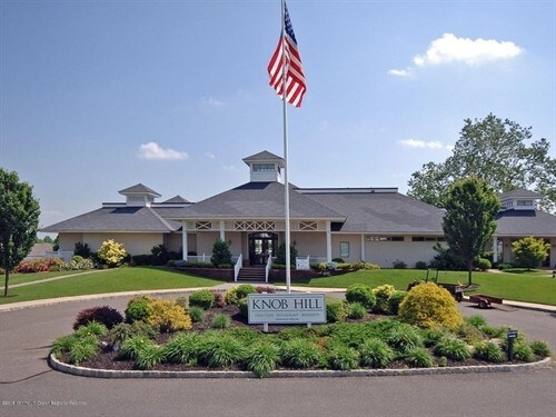Foto del edificio - Condominium, High Rise - Manalapan, NJ
