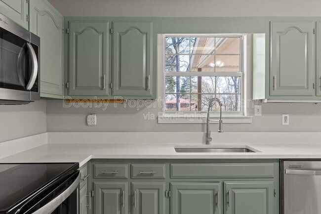 Building Photo - 7701 Diamondhead Dr