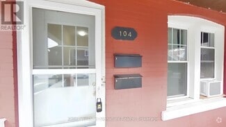 Building Photo - 104-104 Rosslyn Ave N