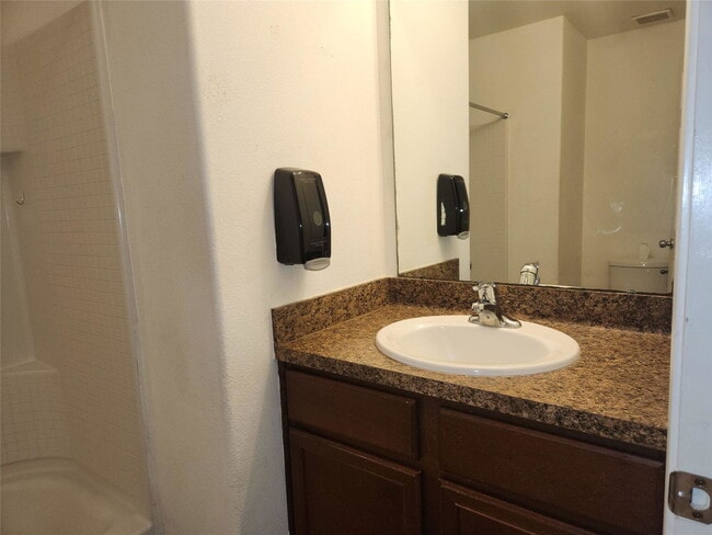 Building Photo - 303 Pine Mist Ln