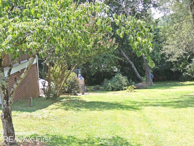Foto del edificio - 2 br, 1 bath House - 2501 Blount Ave.