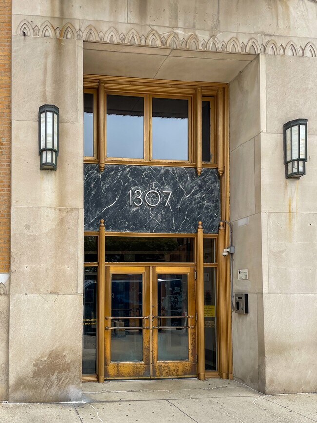 Building Photo - 1307 S Wabash Ave