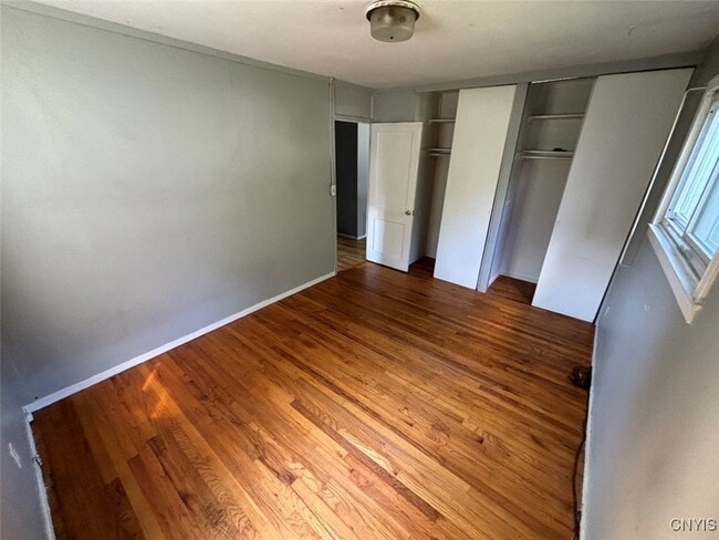 Building Photo - 305 Hunt Dr