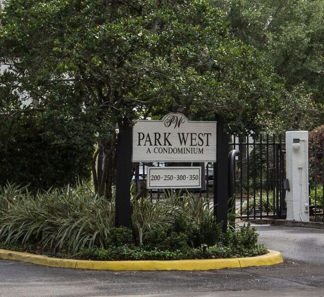 Foto del edificio - 2/2 Winter Park condo just 1/4 mile to Par...