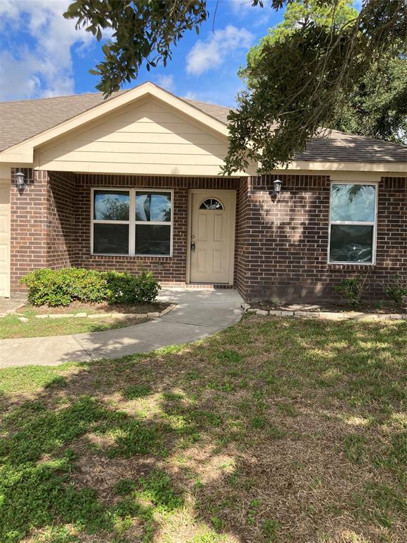 1316 W Dumble St, Alvin, TX 77511 Room for Rent in Alvin, TX