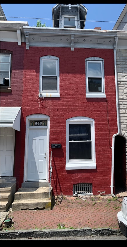 Foto principal - 646 Birch St