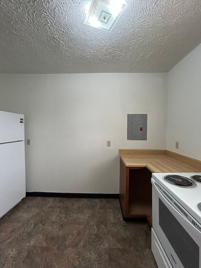 Building Photo - (1937 S 12th St)