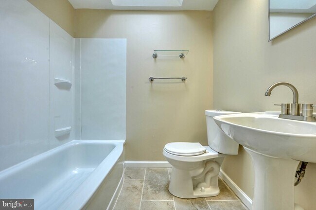 Foto del edificio - 704 Beech Ave
