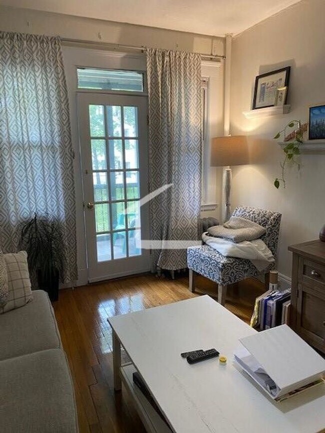 Foto del edificio - Top floor remodeled with Balcony