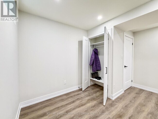 Photo du bâtiment - 63 Wallington Ave