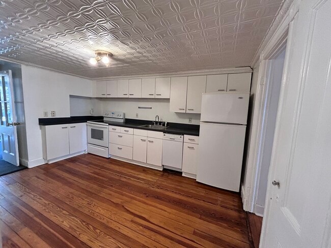 Eat in Kitchen - 308 16th St