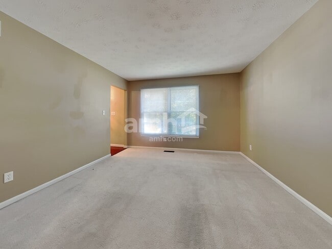 Building Photo - 643 Cassel Creek Dr