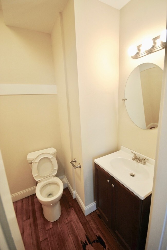 Foto del edificio - 139 E Cottage St