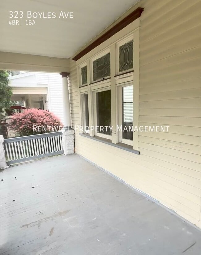 Foto del edificio - 323 Boyles Ave