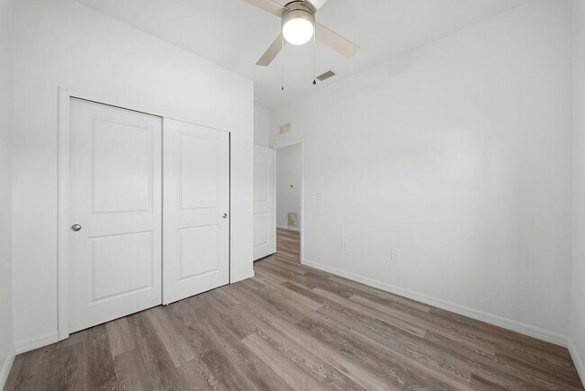 Foto del edificio - 26483-26483 Sandhill Blvd