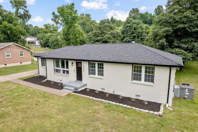 Building Photo - 2604 Colbert Dr