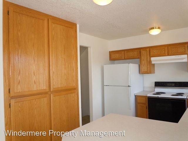 Foto del edificio - 801 Blueberry Ln