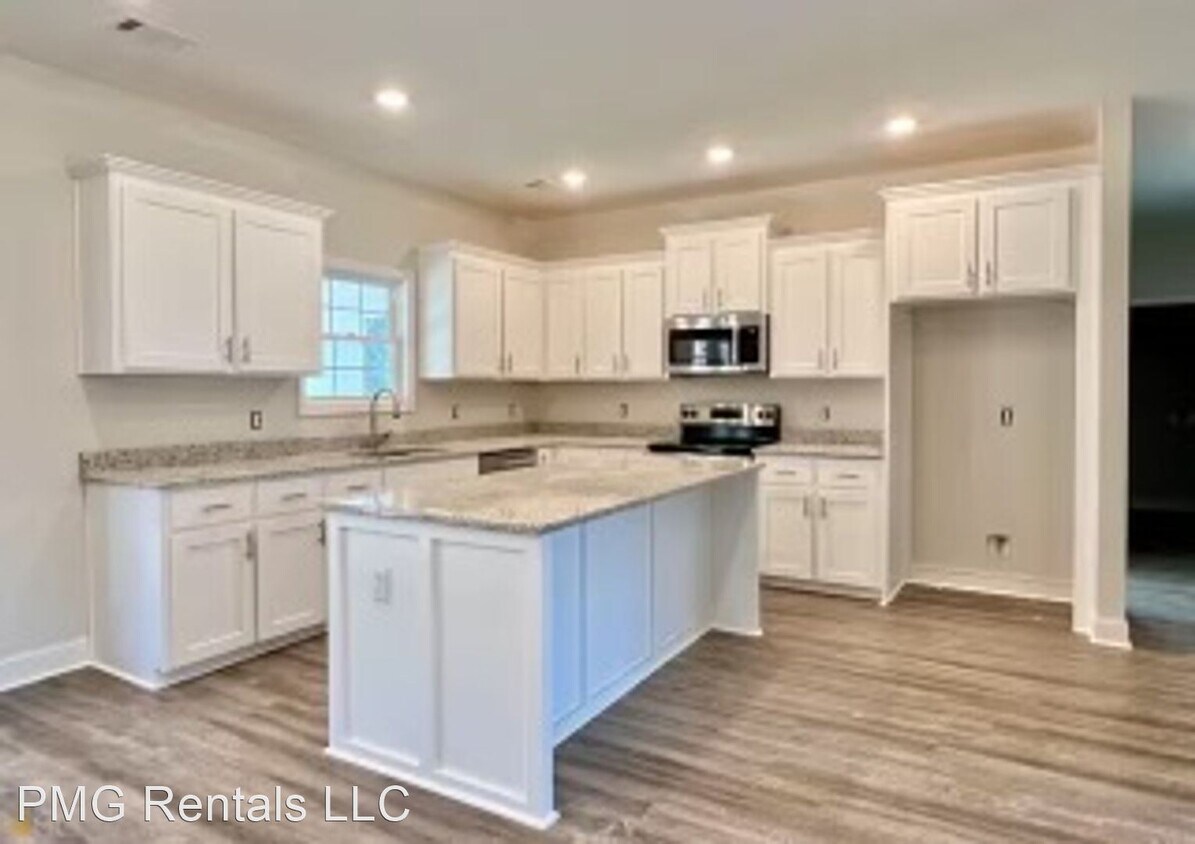 Primary Photo - 5 br, 3 bath House - 311 Brighton Way