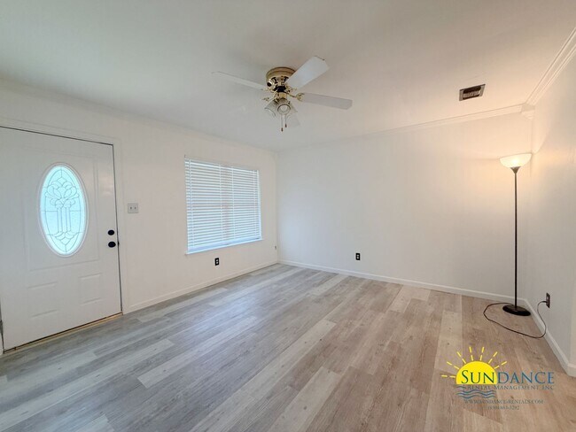Foto del edificio - Beautifully Updated 3 Bedroom Home in Mary Esther, near Highway 98!