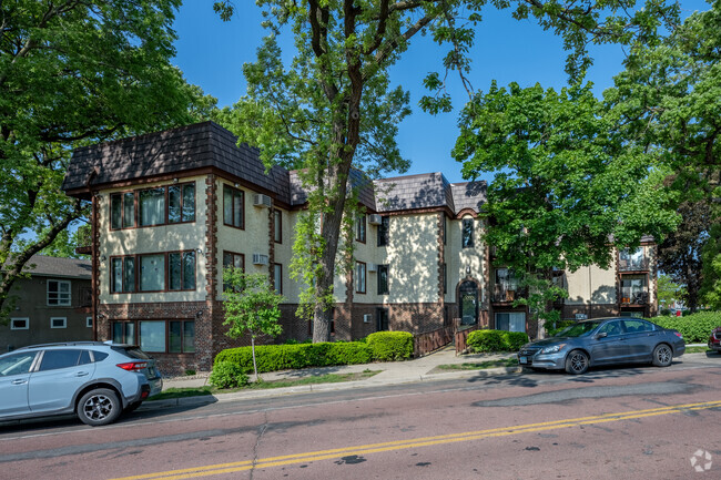 Building Photo - River Gates Apartments