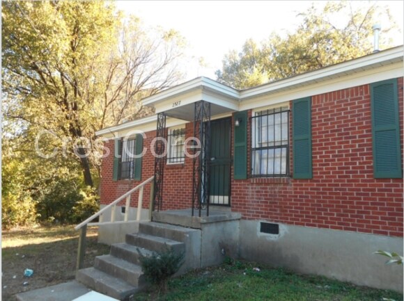 Primary Photo - 2587 Snowden Ave