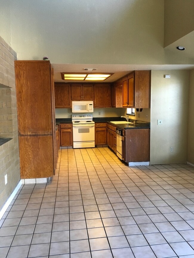 Photo - Convenient Location 3Br and 2Ba House