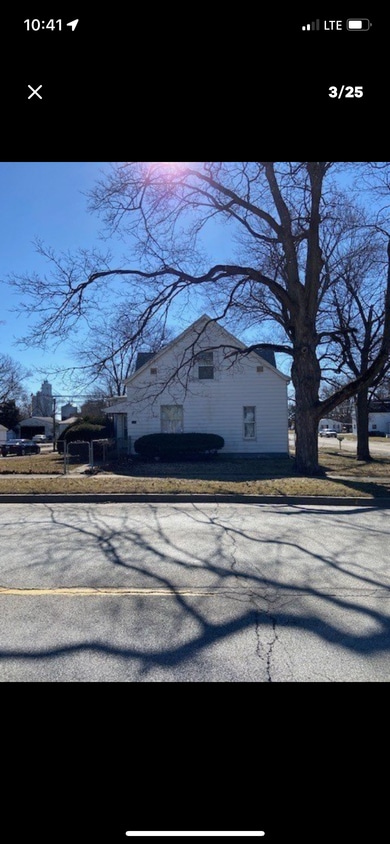 Primary Photo - 101 E Cleveland St