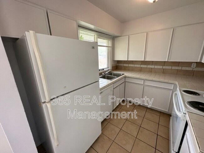 Foto del edificio - 2446 25th Ave