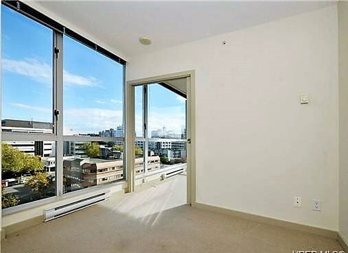 Building Photo - 732 Cormorant St