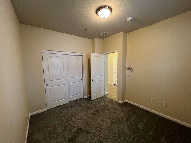 Foto del edificio - Newer 4-bedroom Single Story home in Manteca!