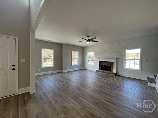 Building Photo - 1441 Willow Creek Dr