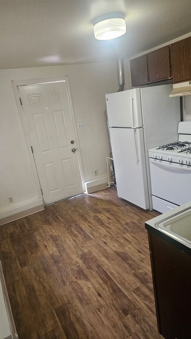 Building Photo - Cozy Studio for Rent
