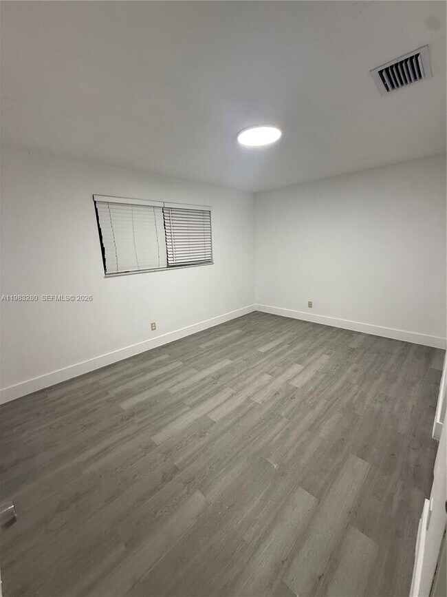 Foto del edificio - 1736 N 16th Ct