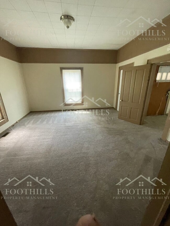 Building Photo - Your Next Home Awaits: 2 Bedrooms, New Car...