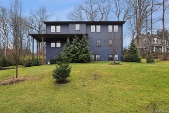 Building Photo - 18 Hillside Ave