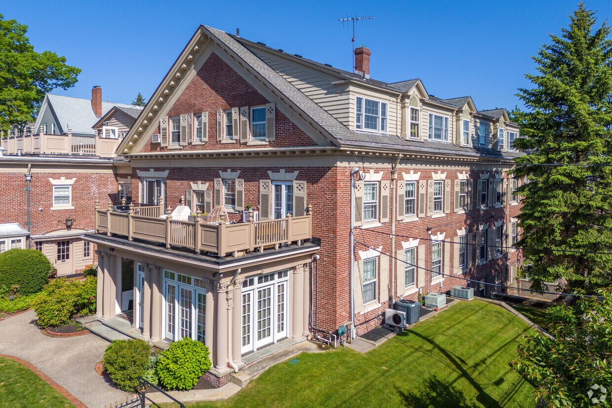 Foto principal - 375 Lloyd Ave