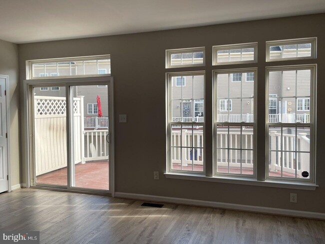 Building Photo - 9418 Manor Forge Way