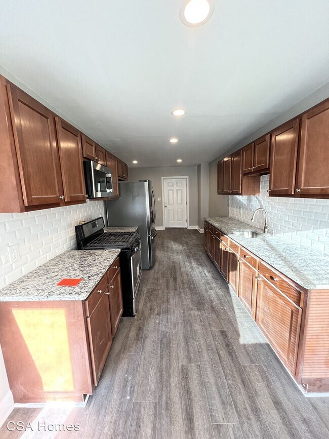 Foto del edificio - 3 br, 2 bath House - 1042 Bergen Ave