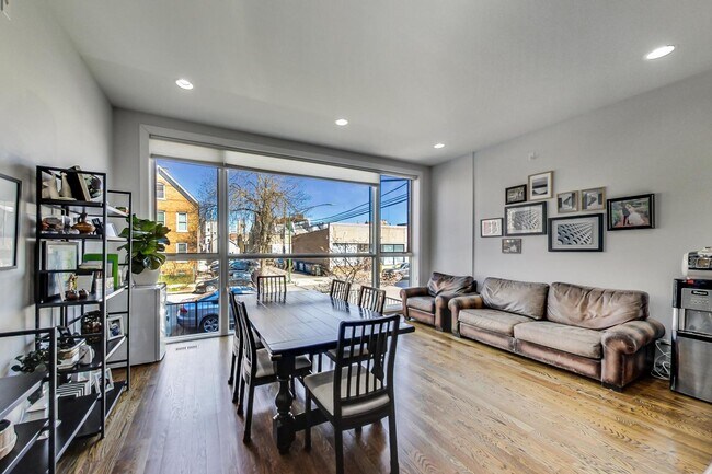 Foto del edificio - 814 N Wood St