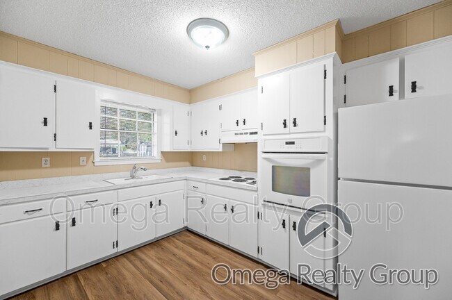 Building Photo - 9150 Spice Pond Rd