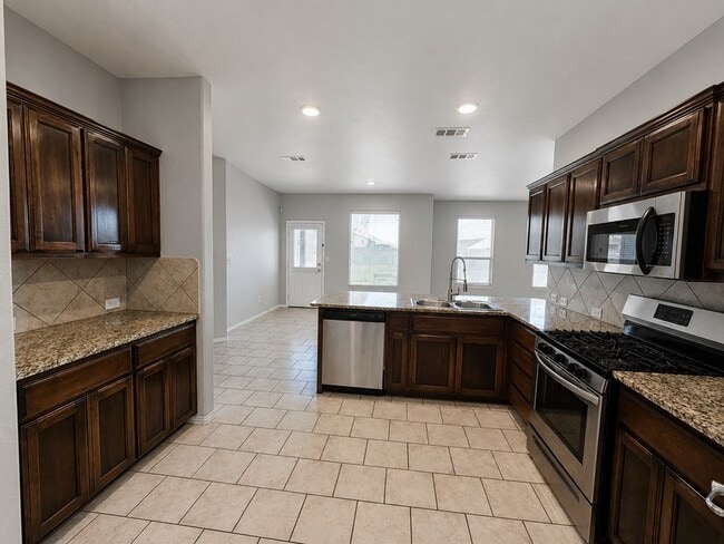 Building Photo - 7208 Brooks Ranch Rd