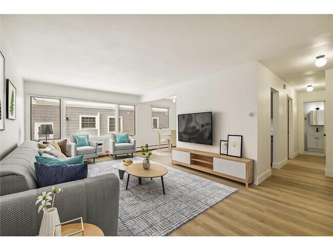 Building Photo - 99 E 54th St