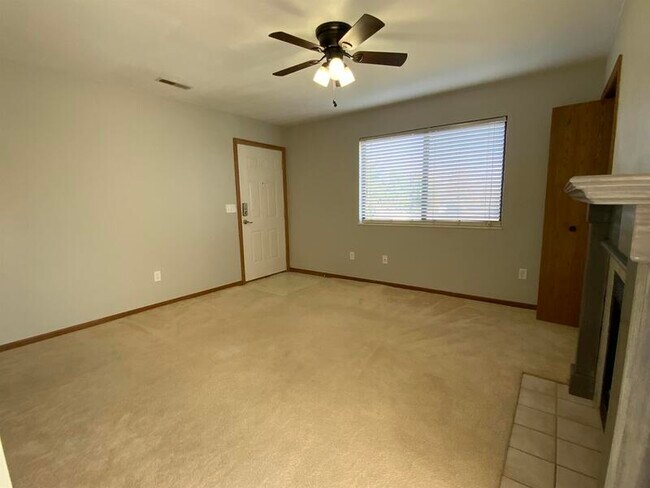 Building Photo - 285 Eagle Ridge