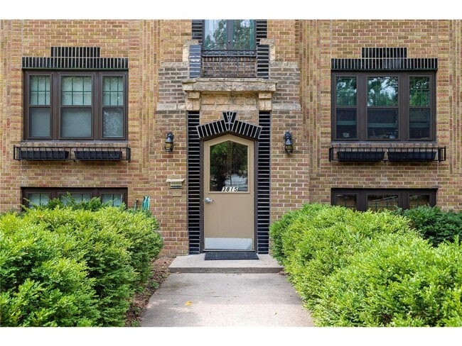 Building Photo - 3815 Glendale Terrace