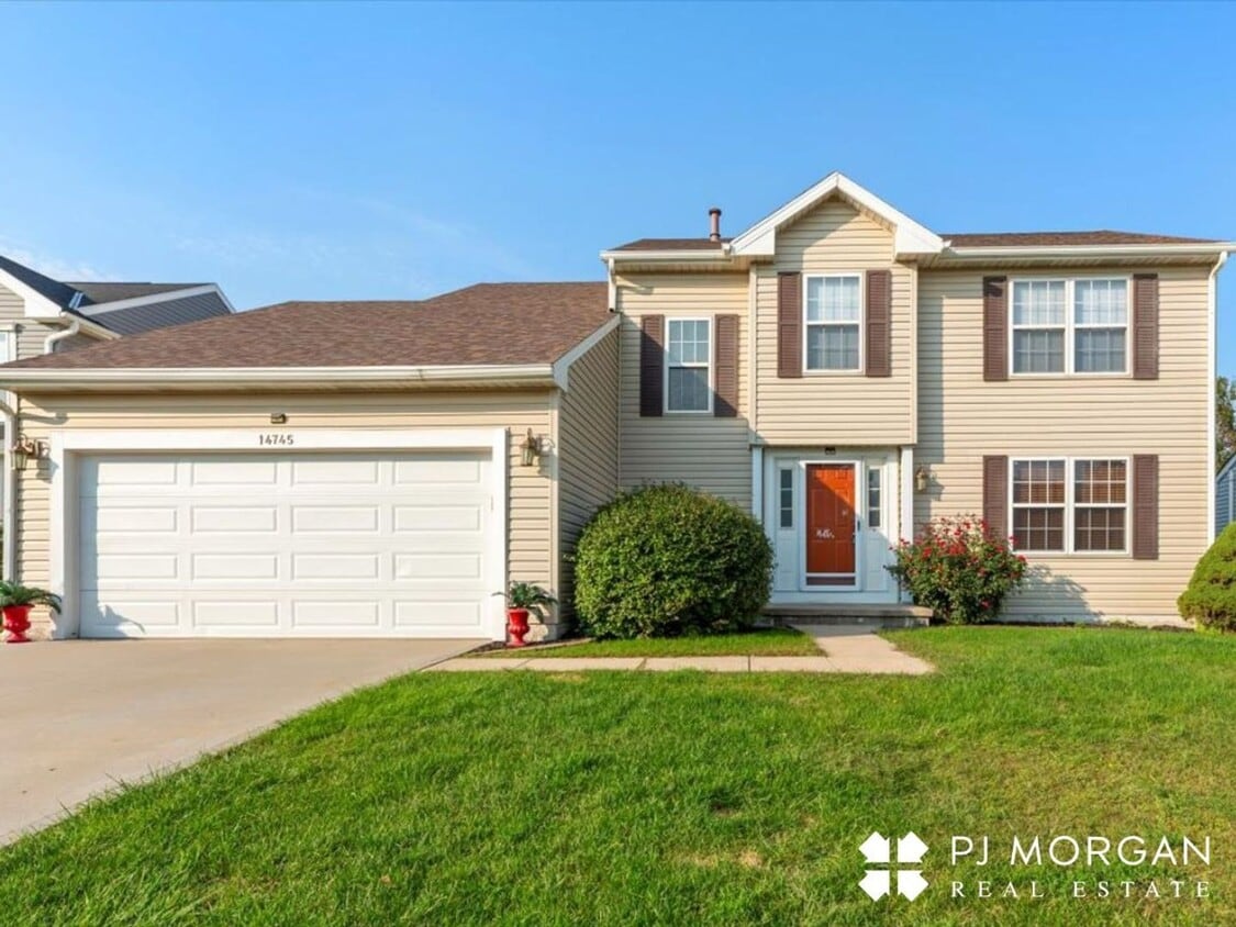 Primary Photo - 4 bedroom, 3 bathroom - Available 9/15- Co...