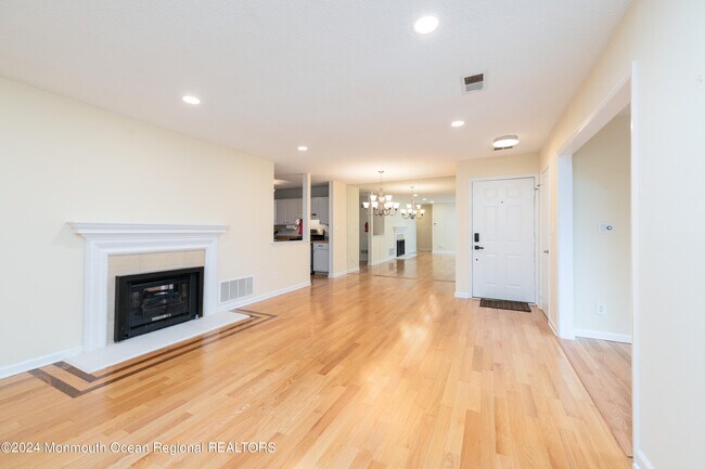 Foto del edificio - 77 Frontier Way