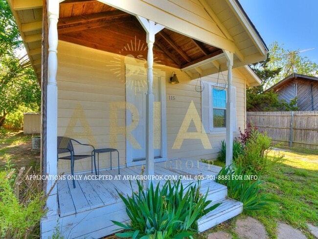 Building Photo - Adorable Remodeled 1 bed Cottage! Close to...